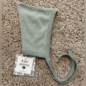 Kate Quinn elf hat
